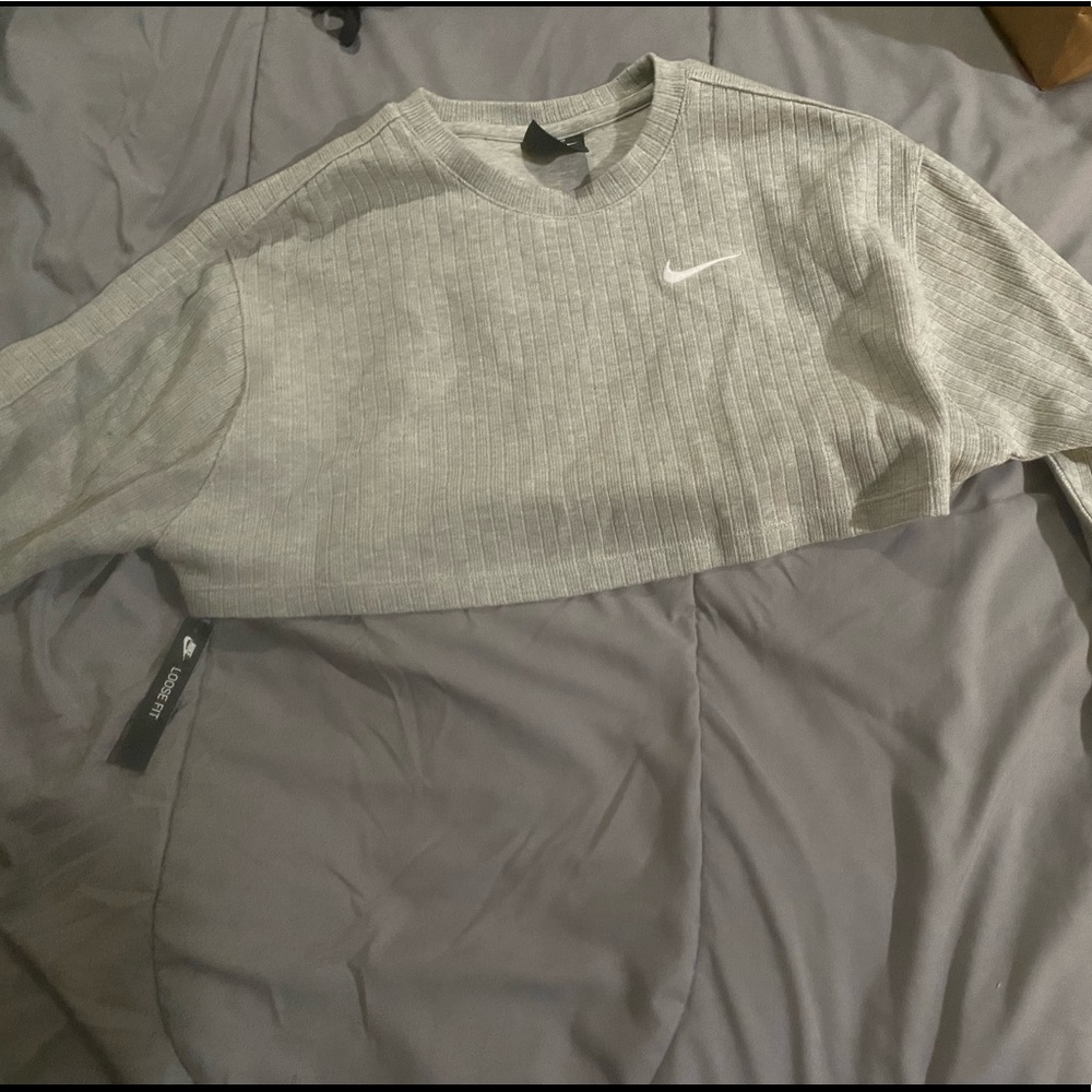 GRAY NIKE CROPPED SWEATER NEVER WORN - S